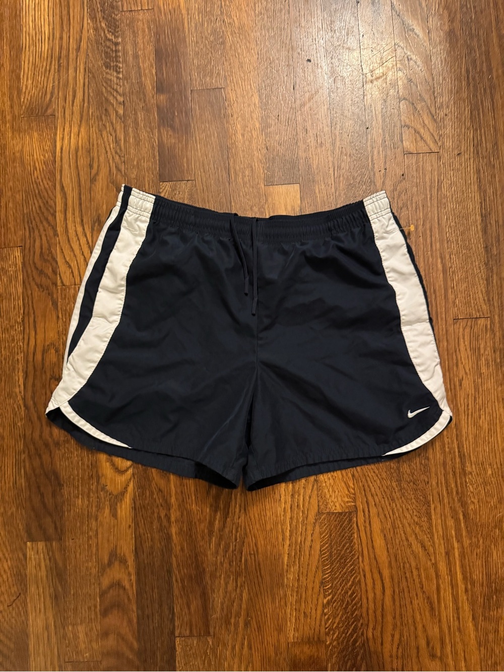 Vintage Nike running shorts women’s medium